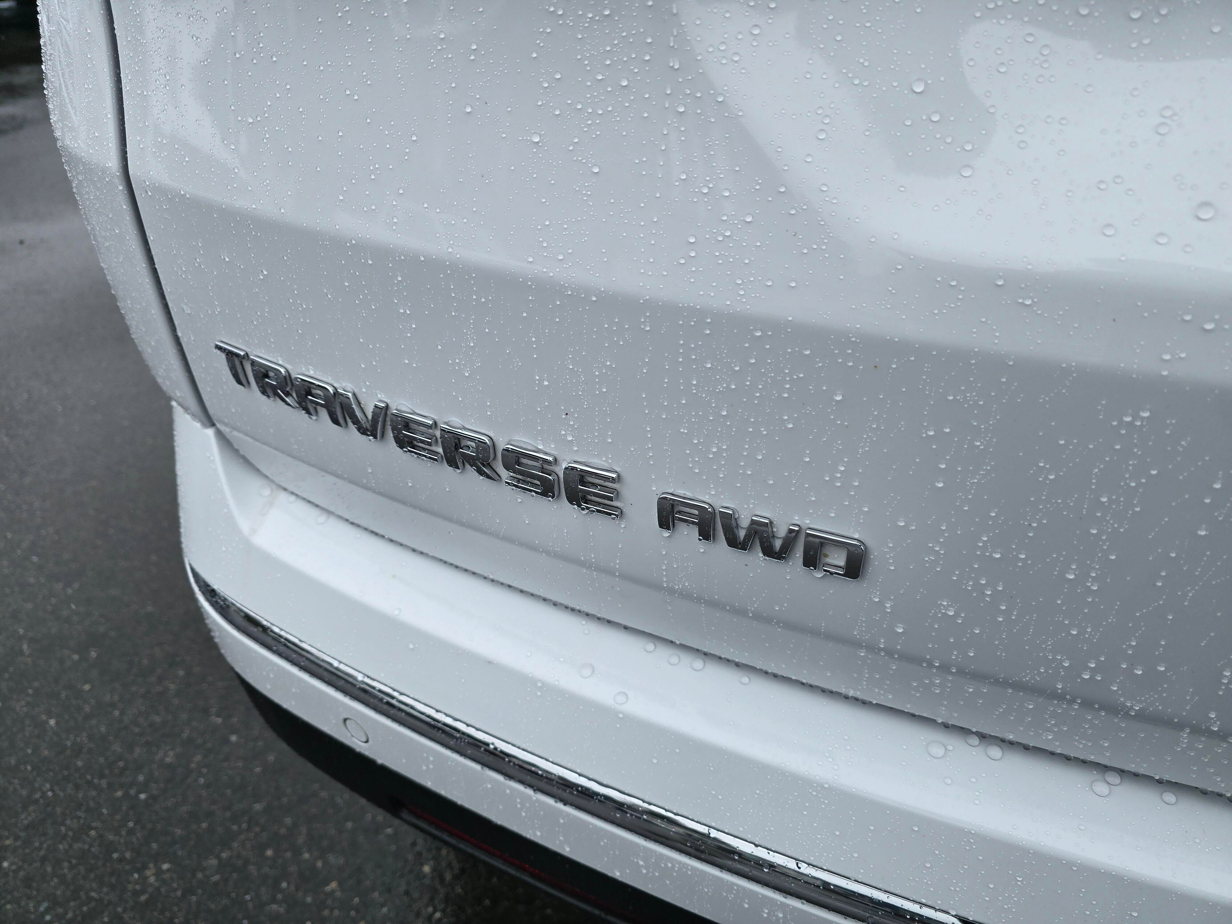 Used 2023 Chevrolet Traverse Premier AWD/4WD image 9