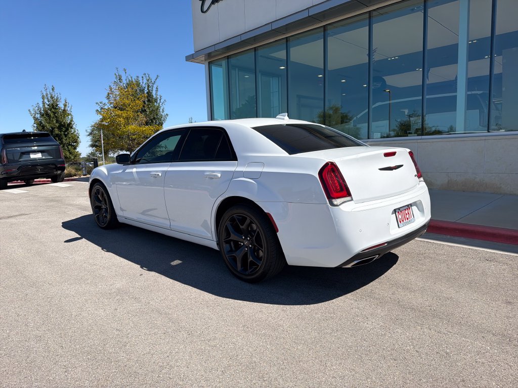 Used 2022 Chrysler 300 S RWD image 7