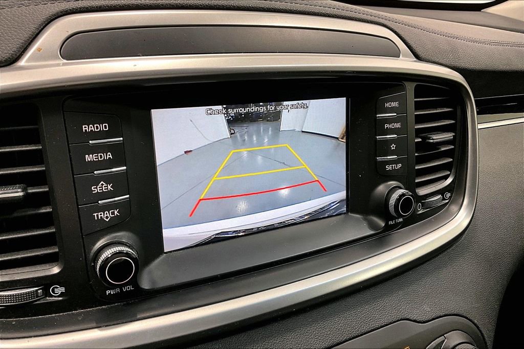 Used 2019 Kia Sorento LX image 29
