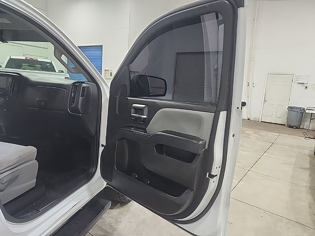 Used 2017 Chevrolet Silverado 1500 W/T w/ Trailering Package AWD/4WD image 4