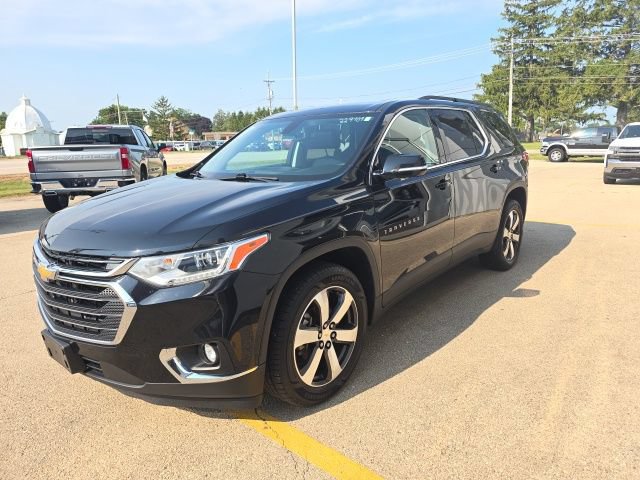 Used 2019 Chevrolet Traverse LT w/ LT Premium Package AWD/4WD image 3