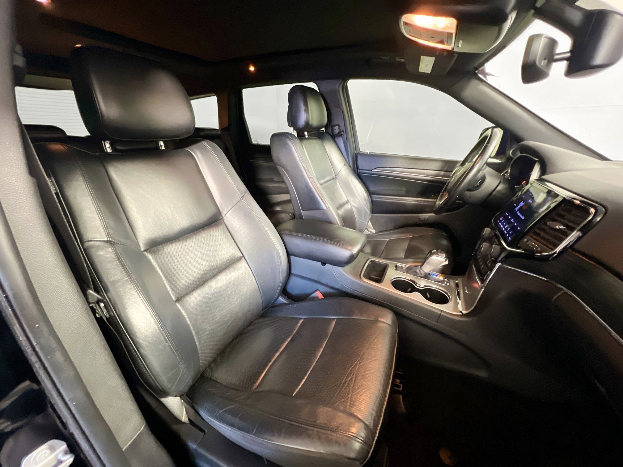 Used 2019 Jeep Grand Cherokee Limited w/ Luxury Group II image 31