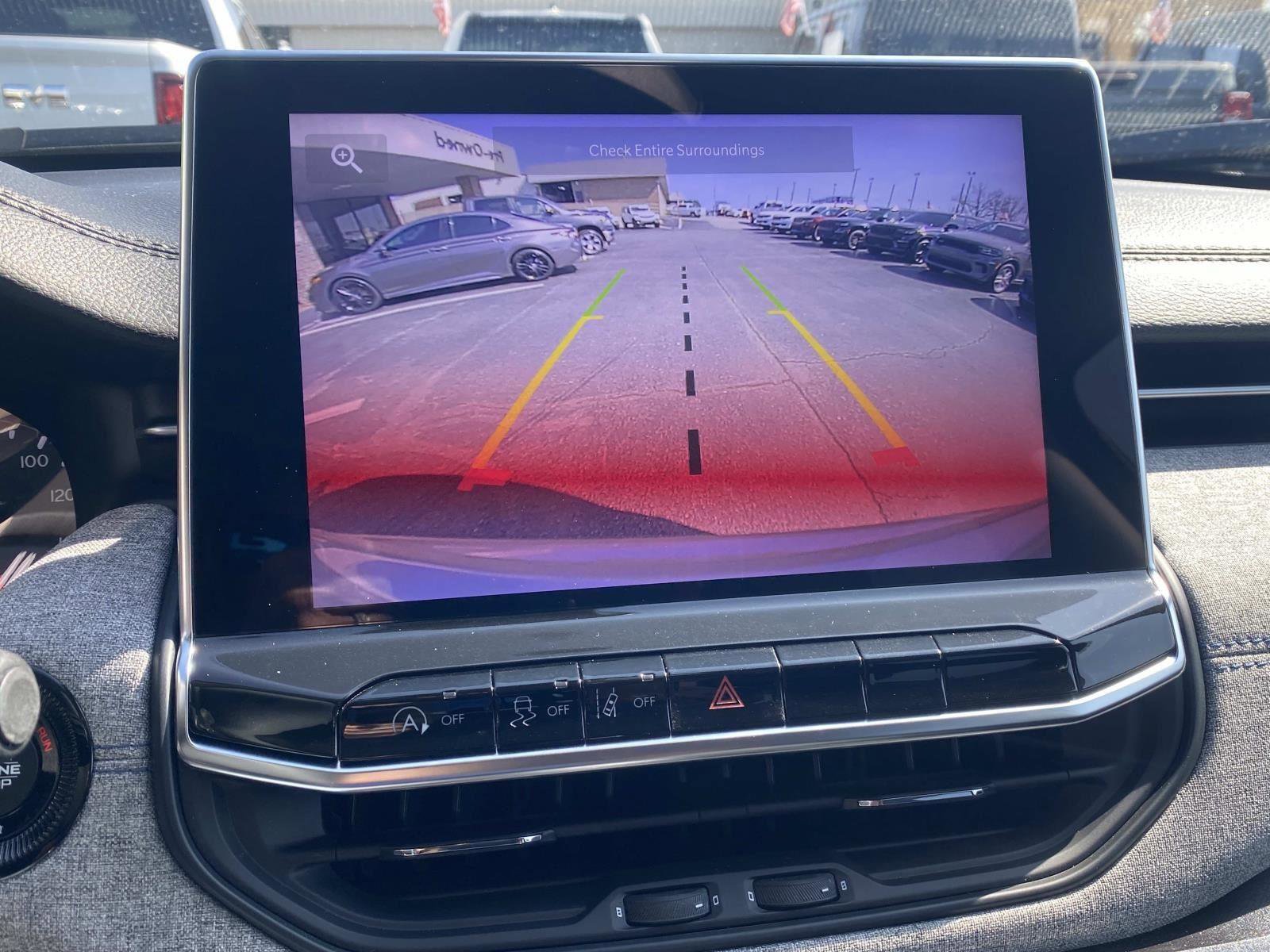 Certified 2022 Jeep Compass Latitude image 30