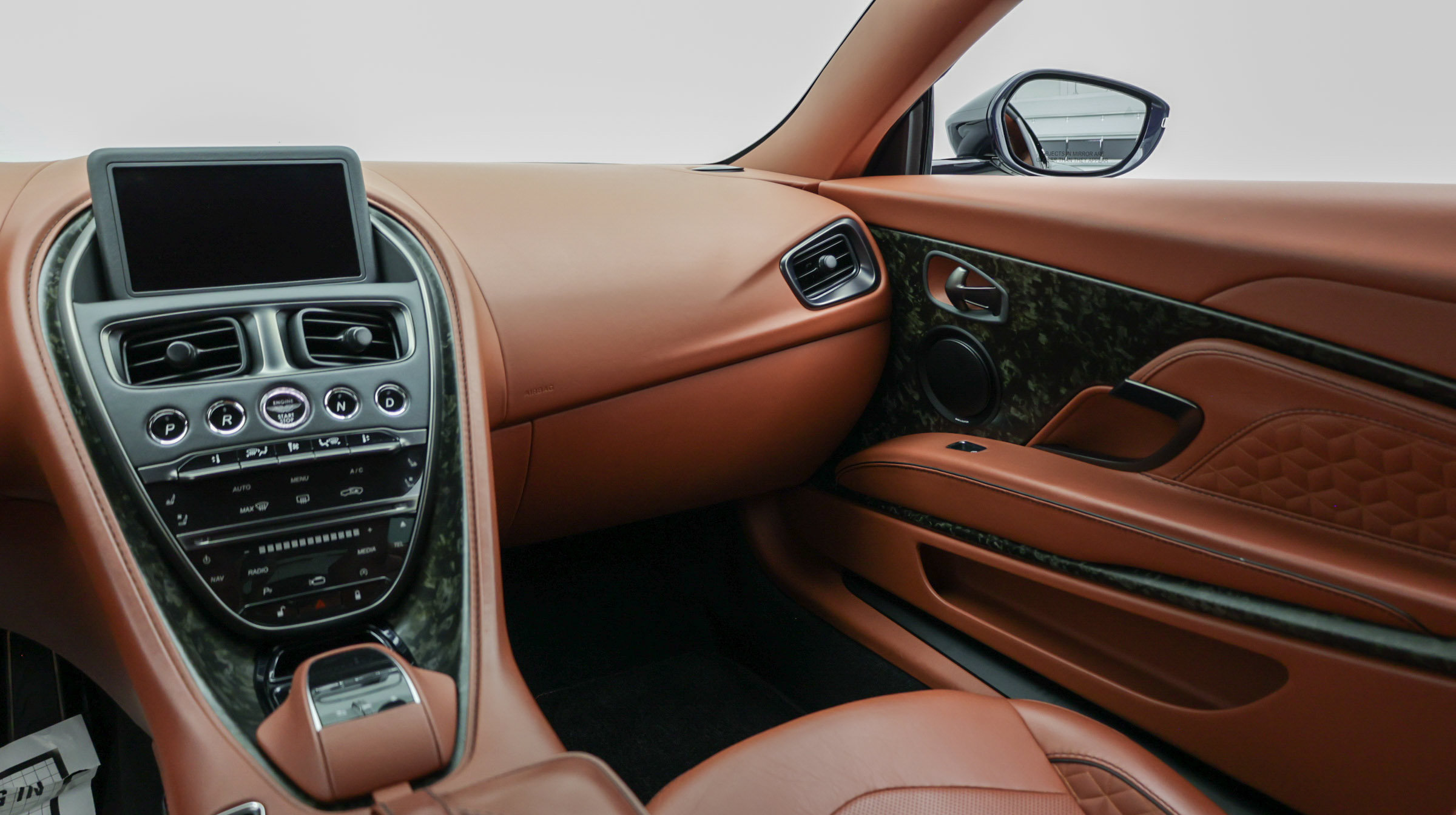 Used 2019 Aston Martin DBS Superleggera RWD image 22