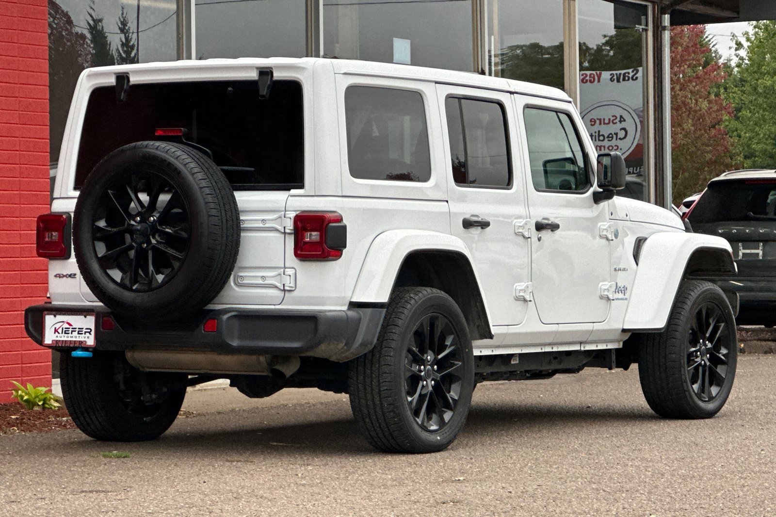 Used 2024 Jeep Wrangler Unlimited Sahara image 4