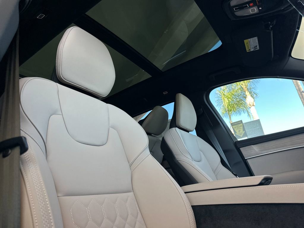 New 2026 Volvo XC90 T8 Plus w/ Protection Package Premier image 17