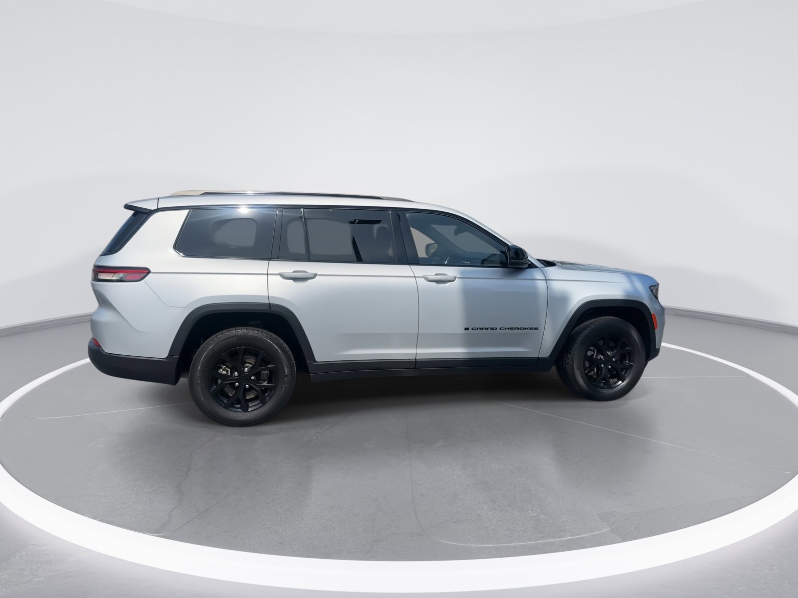 Used 2024 Jeep Grand Cherokee L Laredo AWD/4WD image 10