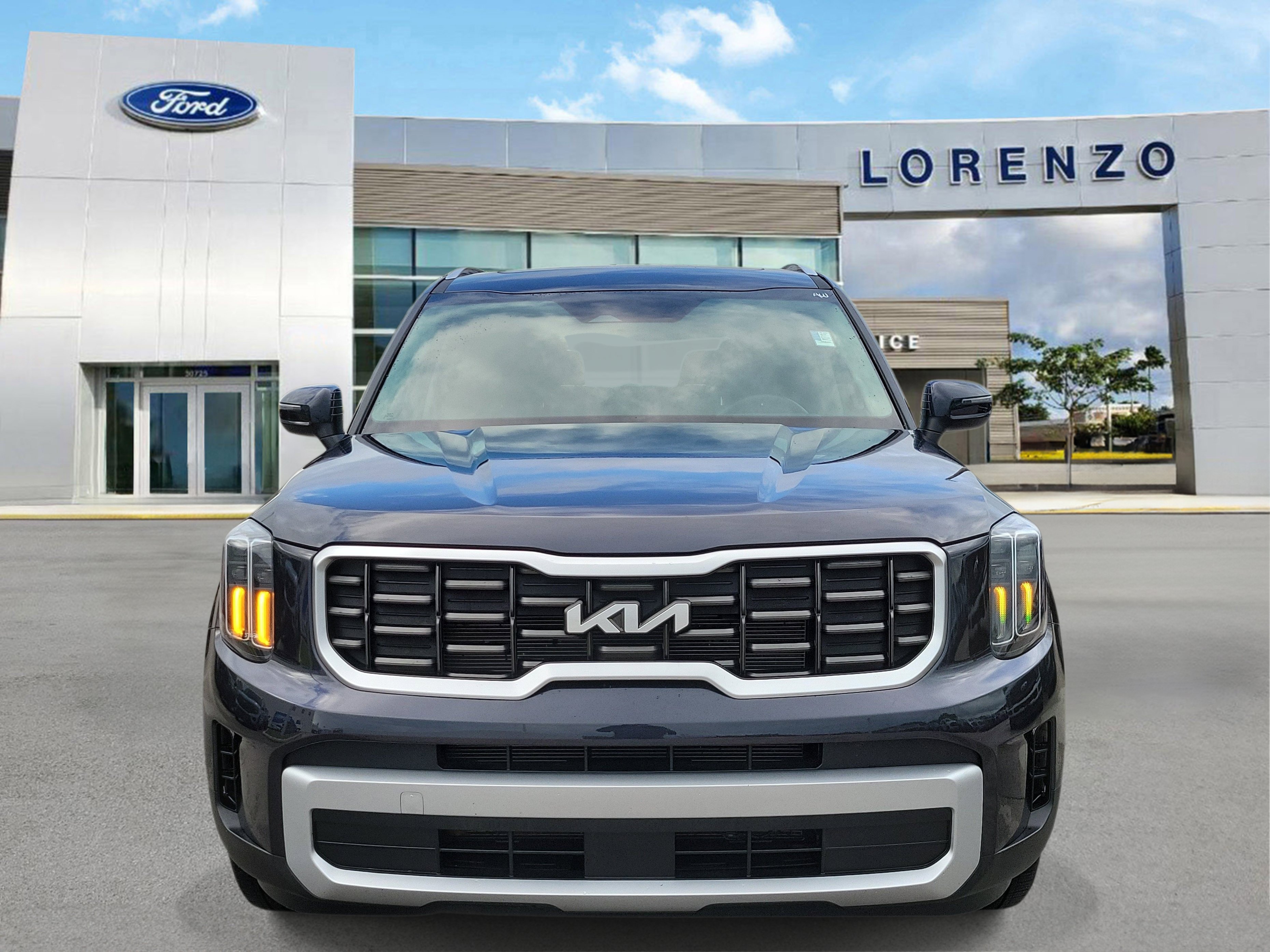Used 2025 Kia Telluride S FWD image 2