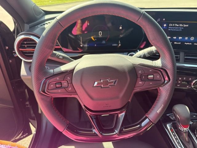 Used 2025 Chevrolet Trax RS w/ Sunroof Package FWD image 13