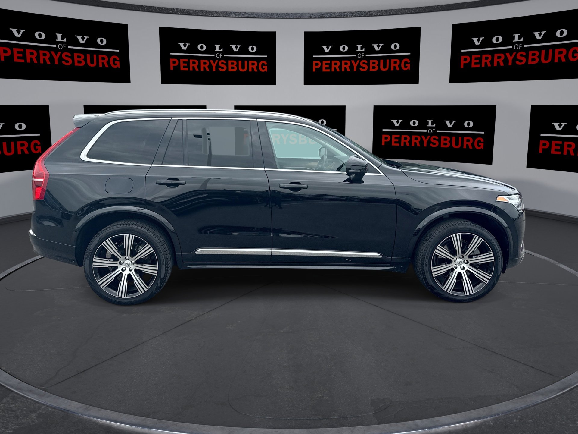 Used 2025 Volvo XC90 T8 Core w/ Protection Package Premier image 9
