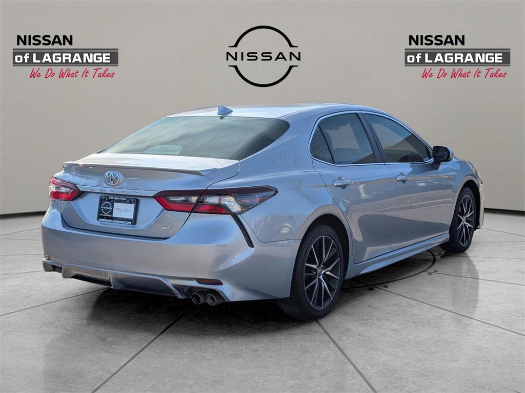 Used 2023 Toyota Camry SE image 5