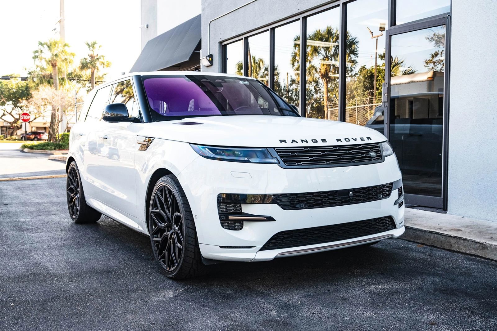 Used 2023 Land Rover Range Rover Sport SE Dynamic AWD/4WD image 2