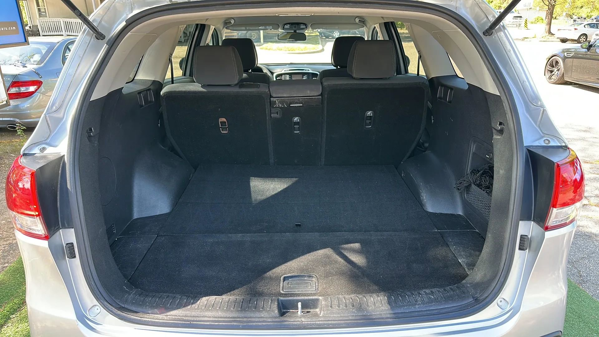 Used 2016 Kia Sorento LX image 9