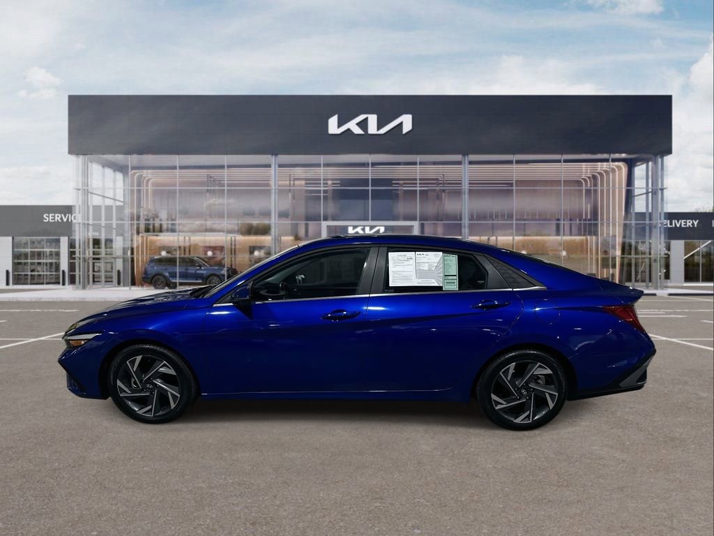 Used 2024 Hyundai Elantra Limited image 5