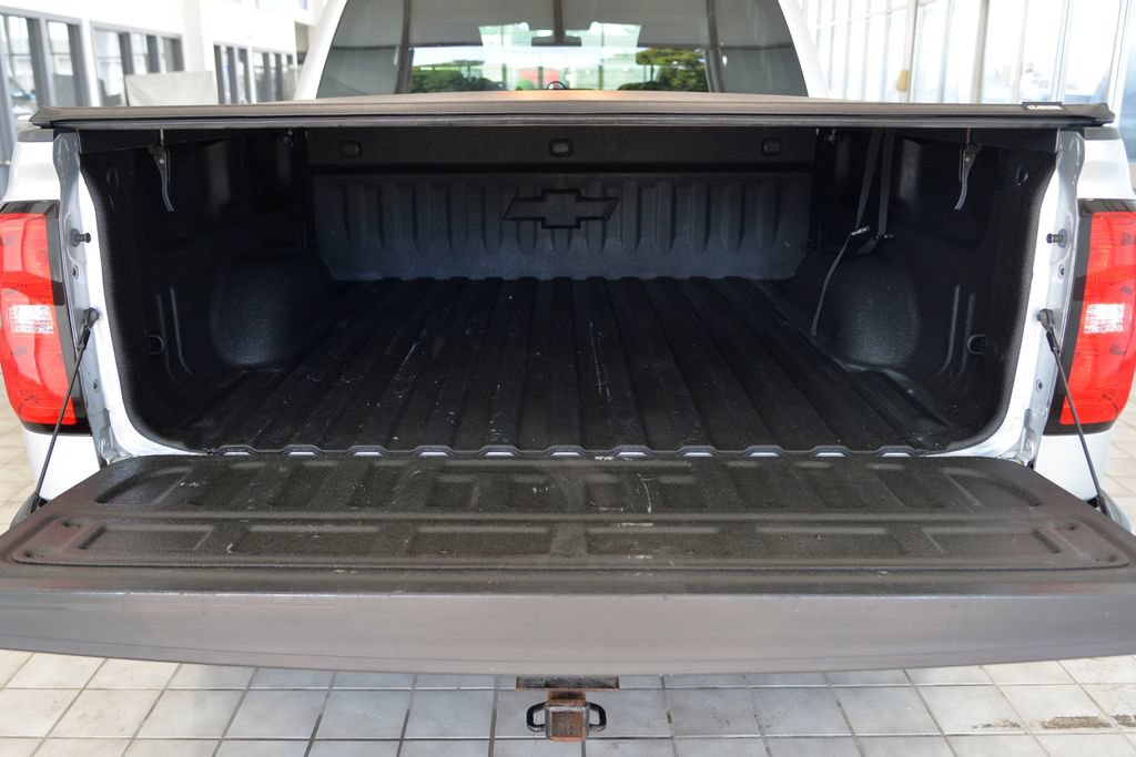 Used 2018 Chevrolet Silverado 1500 Custom w/ Custom Convenience Package AWD/4WD image 28