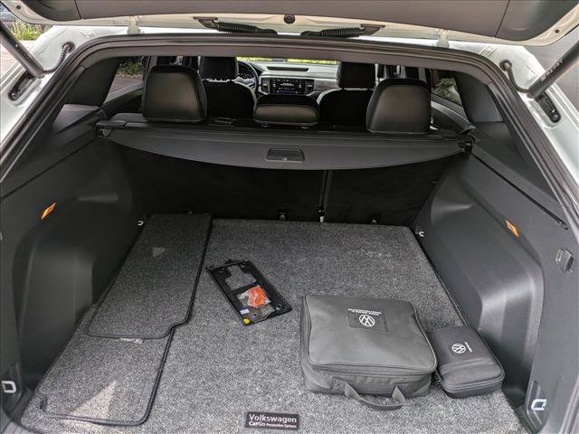 Certified 2023 Volkswagen Atlas Cross Sport SE w/ Black Wheel Package AWD/4WD image 21