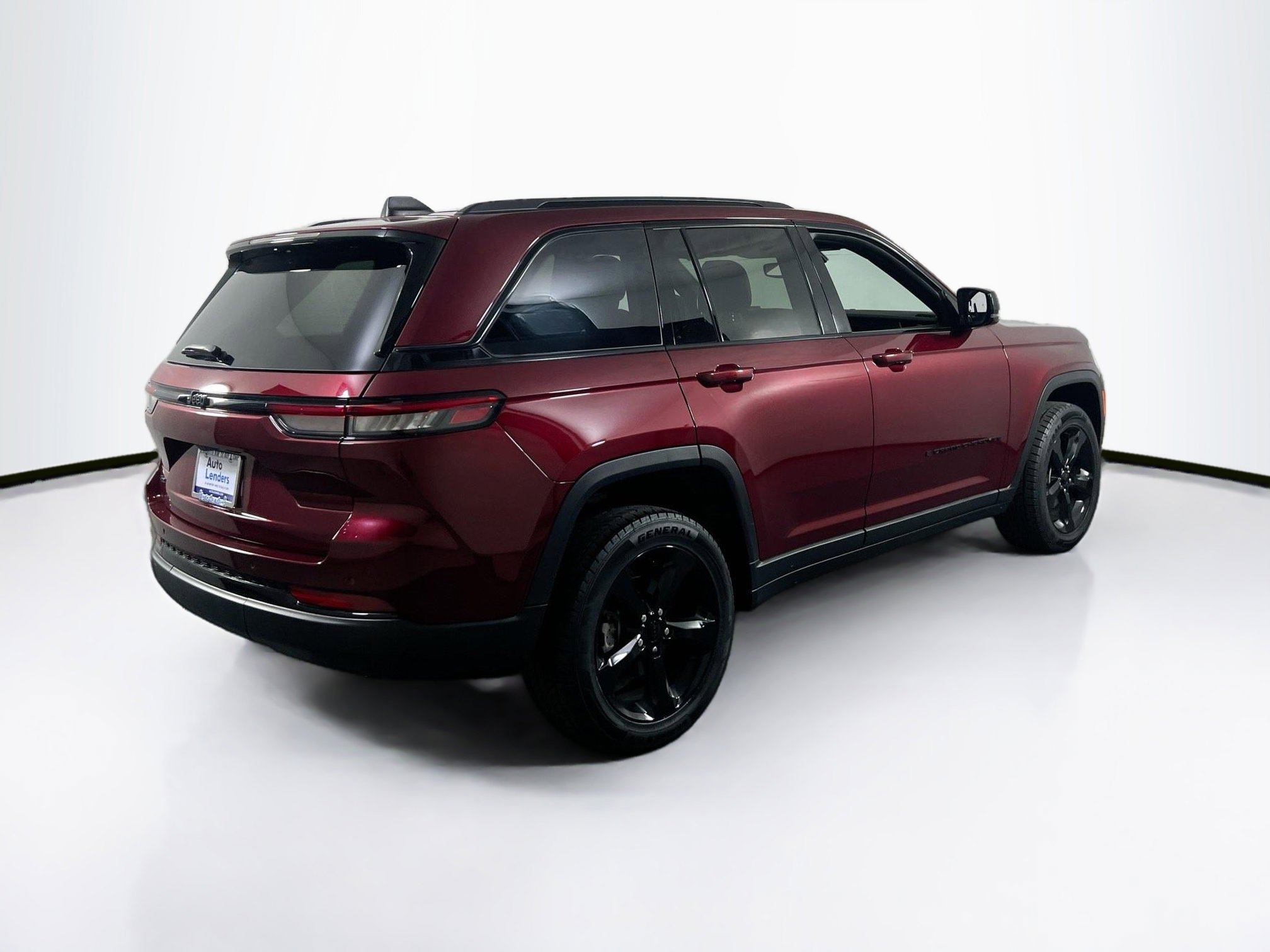 Used 2023 Jeep Grand Cherokee Altitude AWD/4WD image 5