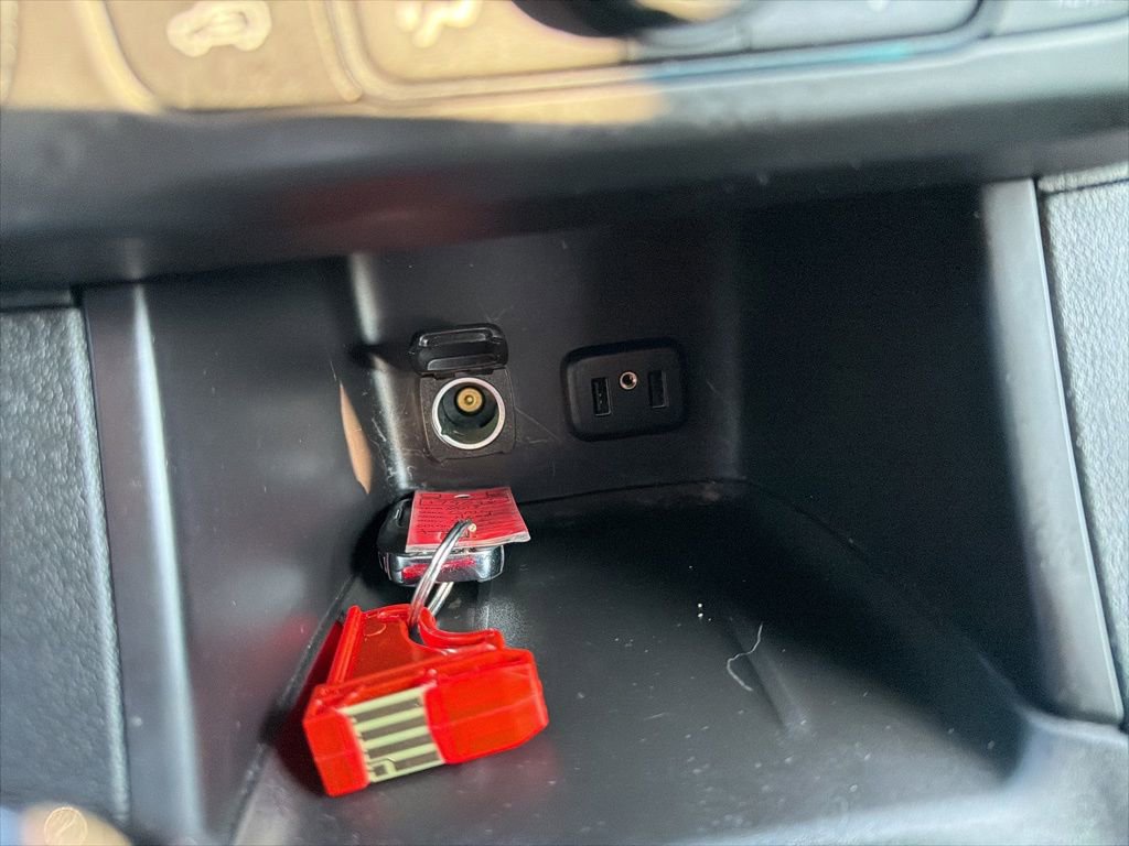 Used 2018 GMC Acadia SLE image 33