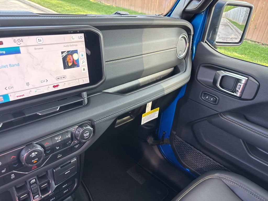 New 2026 Jeep Gladiator Sport AWD/4WD image 28