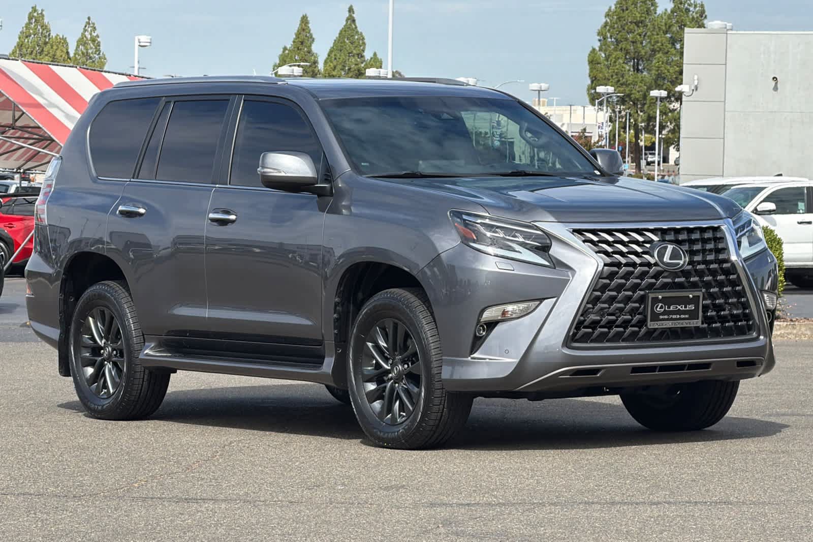 Certified 2022 Lexus GX 460 Premium w/ Premium Plus Package AWD/4WD image 5