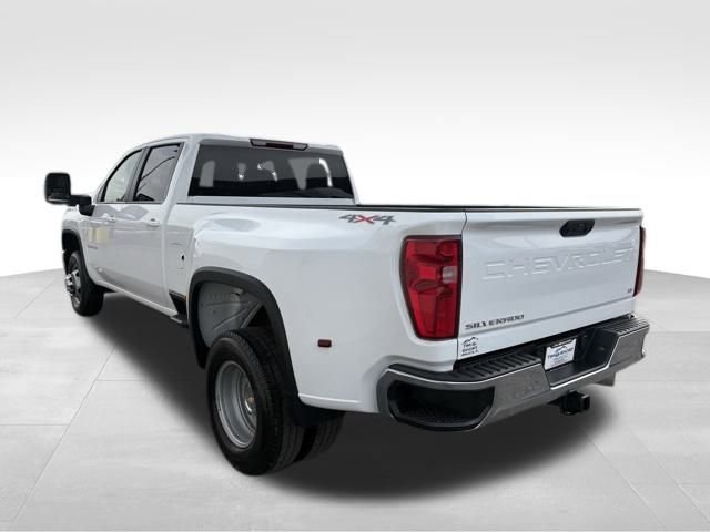Used 2024 Chevrolet Silverado 3500 LT AWD/4WD image 11