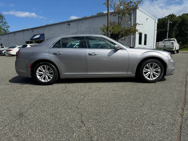 Used 2017 Chrysler 300 Limited RWD image 6