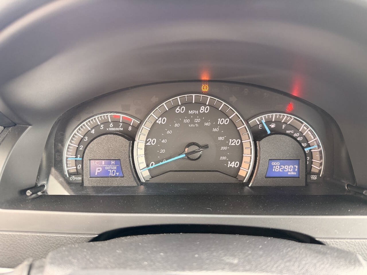 Used 2012 Toyota Camry SE w/ Leather Pkg FWD image 9