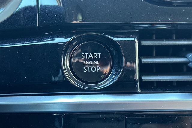 New 2025 Nissan Pathfinder SV w/ Black Appearance Package image 19