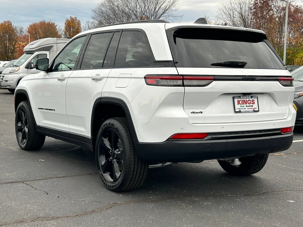 New 2025 Jeep Grand Cherokee Altitude AWD/4WD image 5