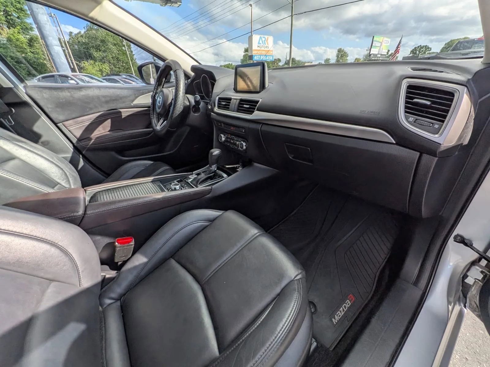 Used 2018 MAZDA MAZDA3 Touring FWD image 7