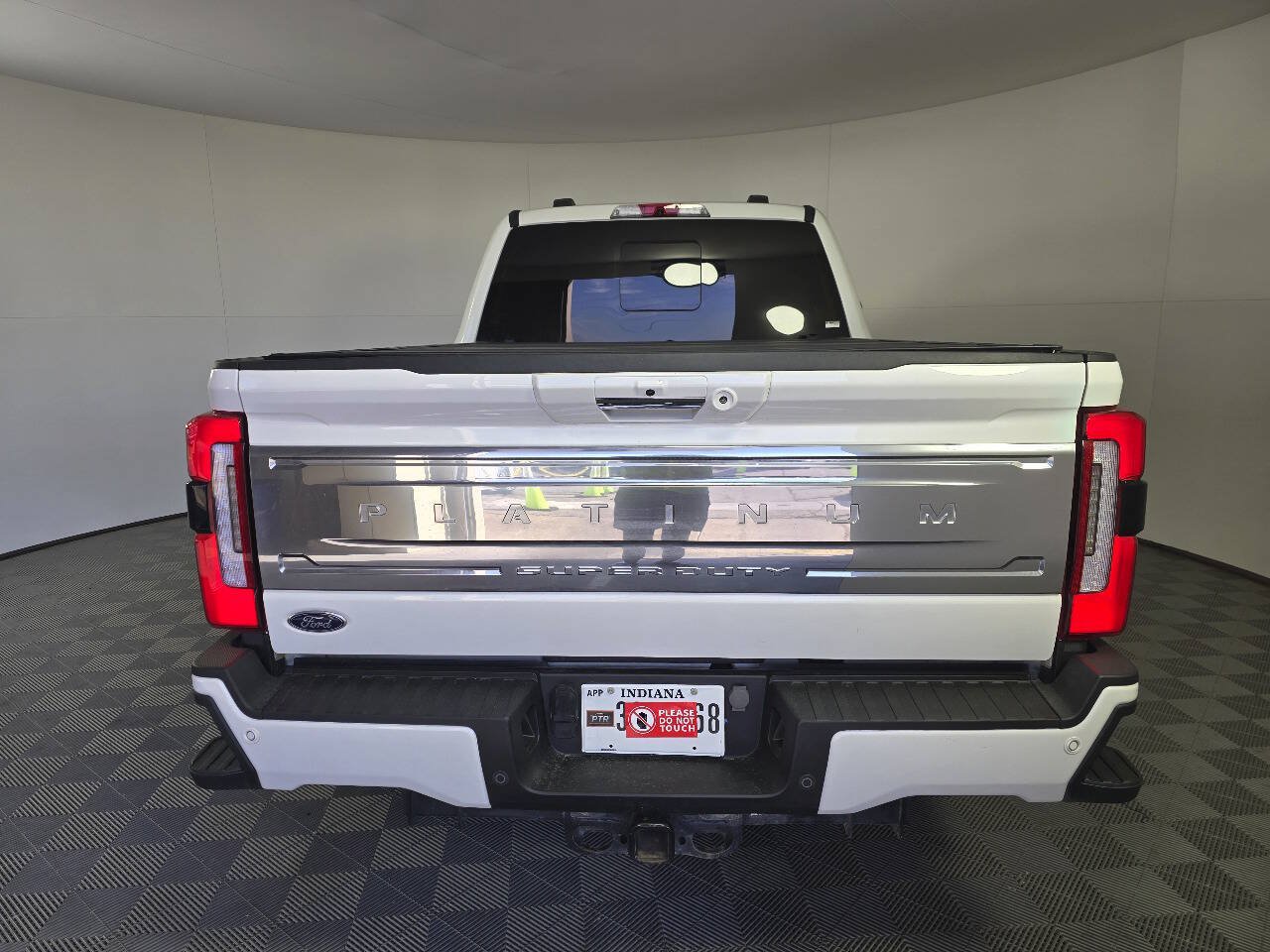 Used 2023 Ford F250 Platinum w/ FX4 Off-Road Package AWD/4WD image 8
