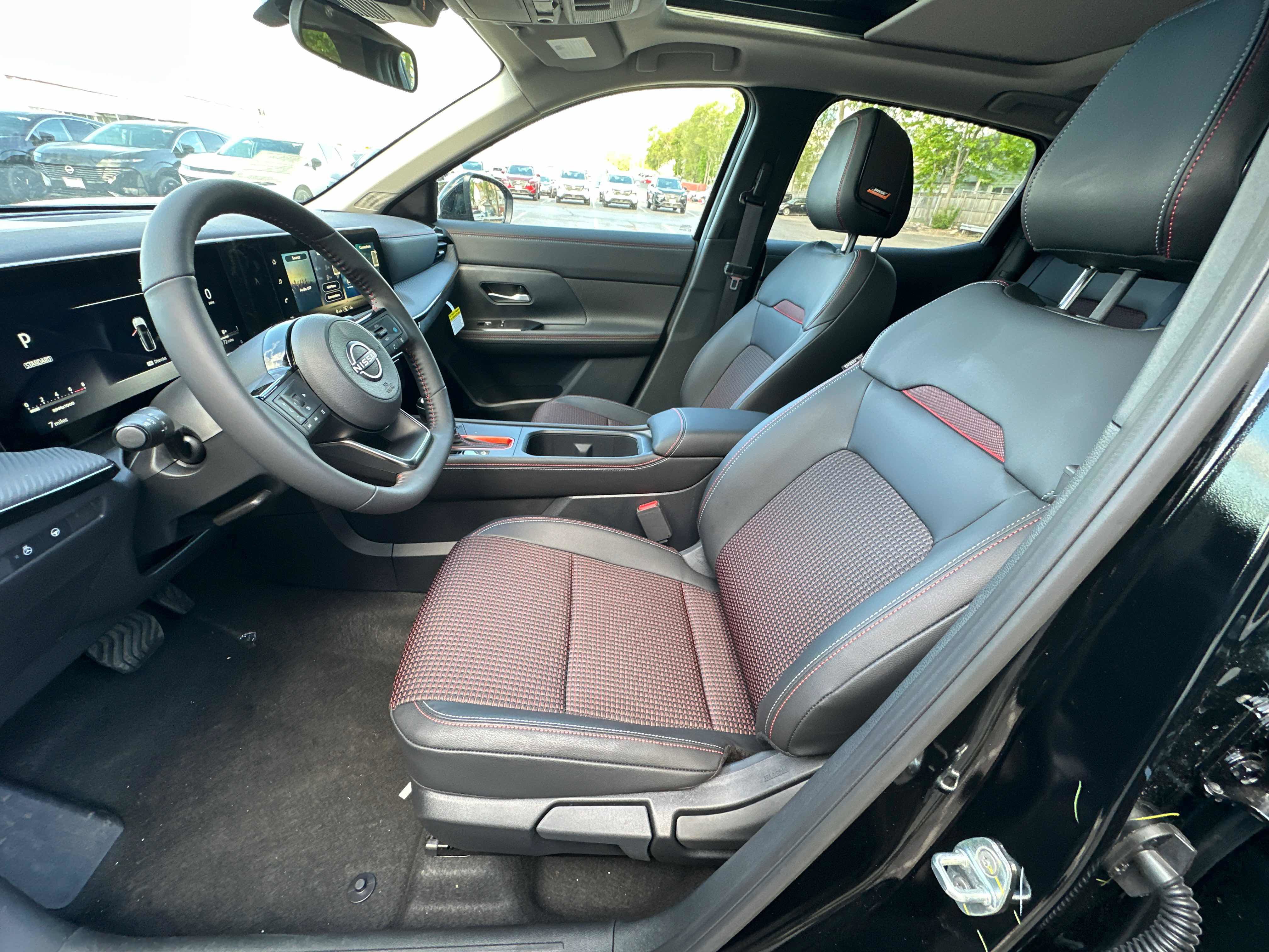 New 2026 Nissan Kicks SR w/ SR Premium Package AWD/4WD image 21