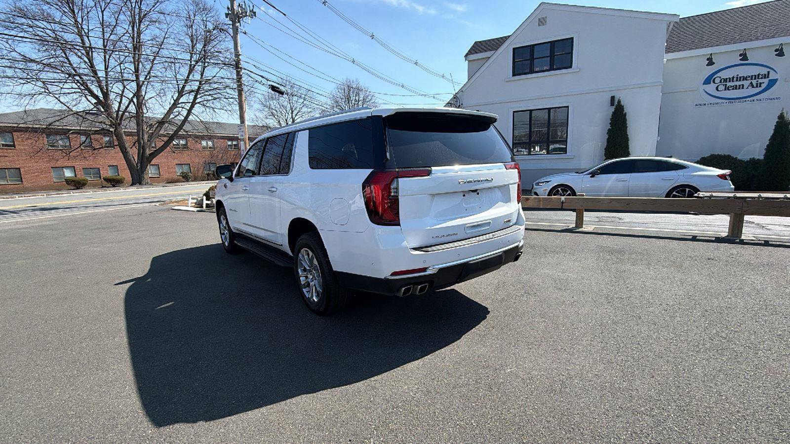 Used 2025 GMC Yukon XL Denali image 5