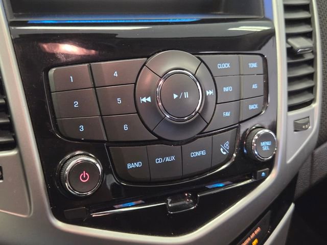 Used 2015 Chevrolet Cruze LT image 17