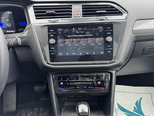 Used 2022 Volkswagen Tiguan SE image 20