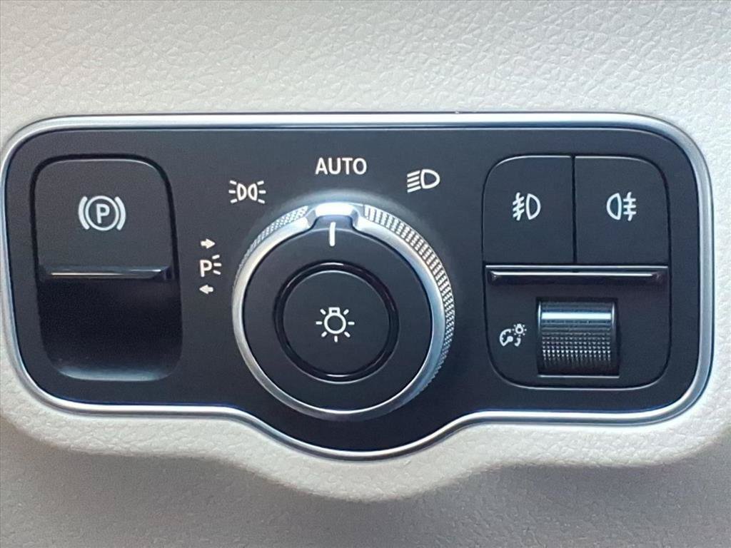 New 2026 Mercedes-Benz GLB 250 4MATIC image 18