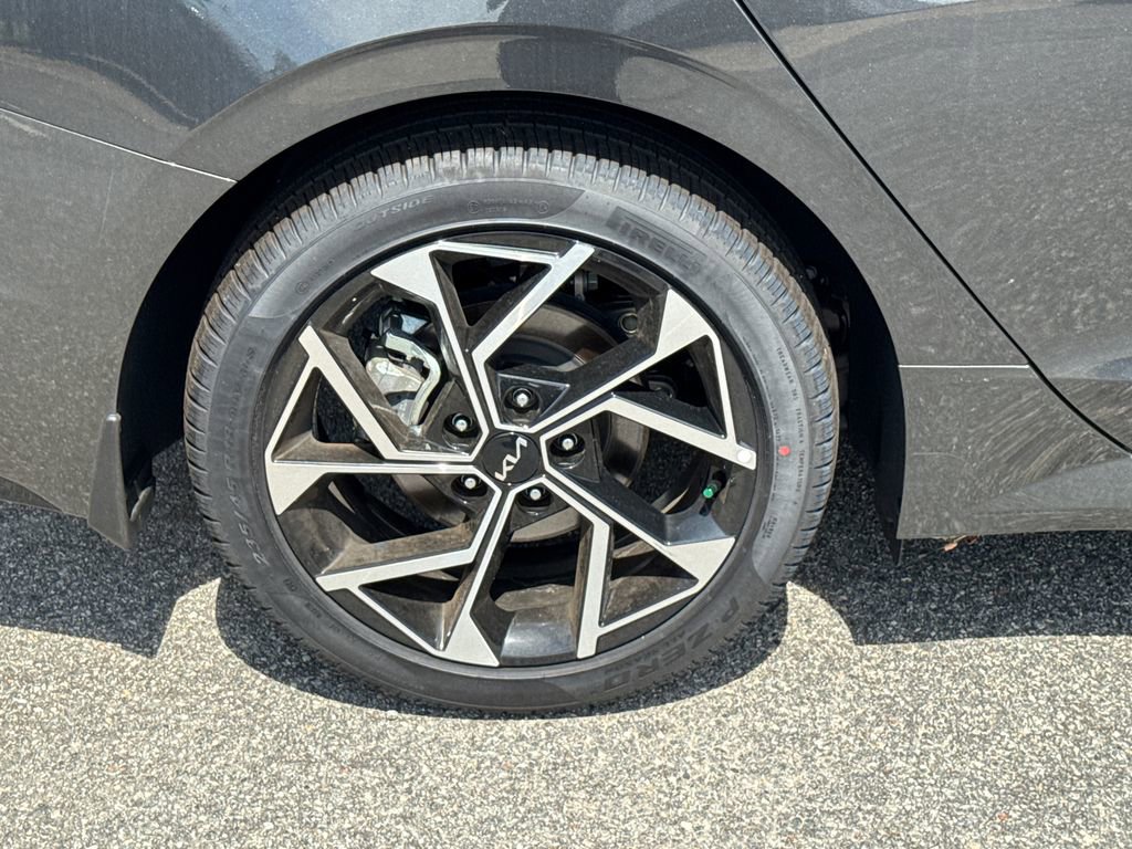 New 2025 Kia K5 EX image 17