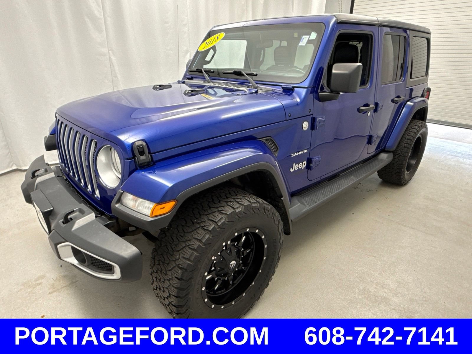 Used 2018 Jeep Wrangler Unlimited Sahara w/ Cold Weather Group AWD/4WD image 5