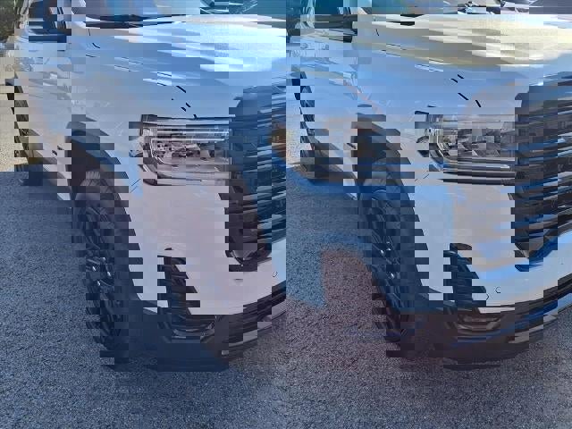 Used 2023 GMC Acadia SLE w/ Elevation Edition image 22