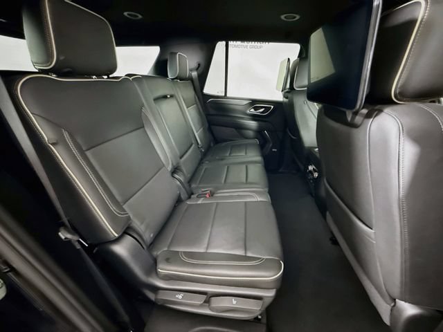 Used 2024 GMC Yukon SLT w/ SLT Luxury Package AWD/4WD image 31