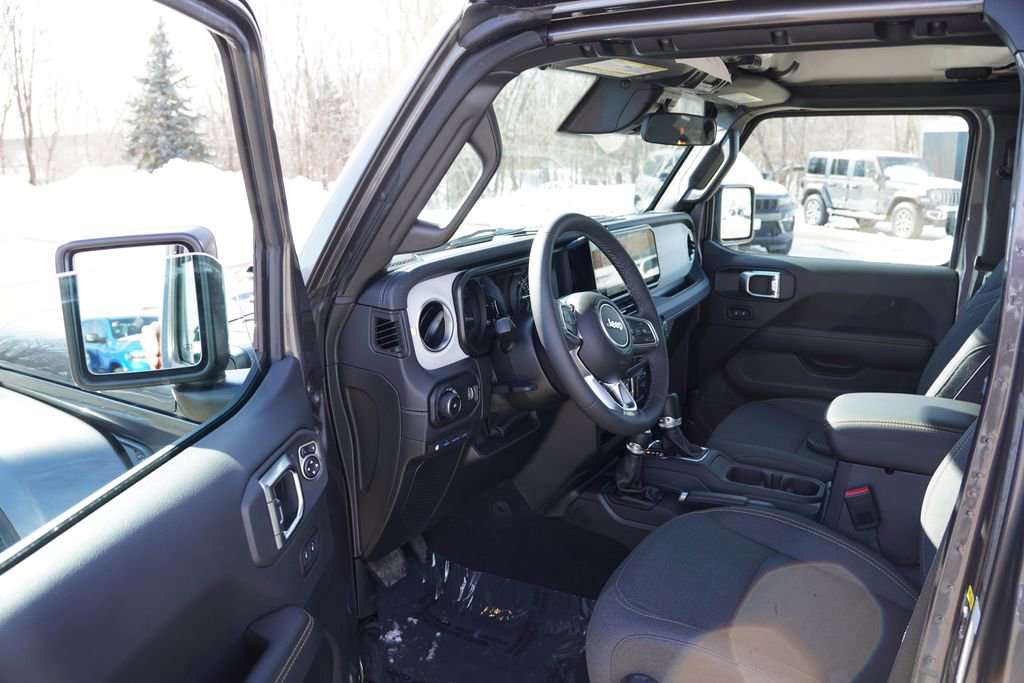 Certified 2025 Jeep Wrangler Unlimited Sahara w/ Safety Group image 15