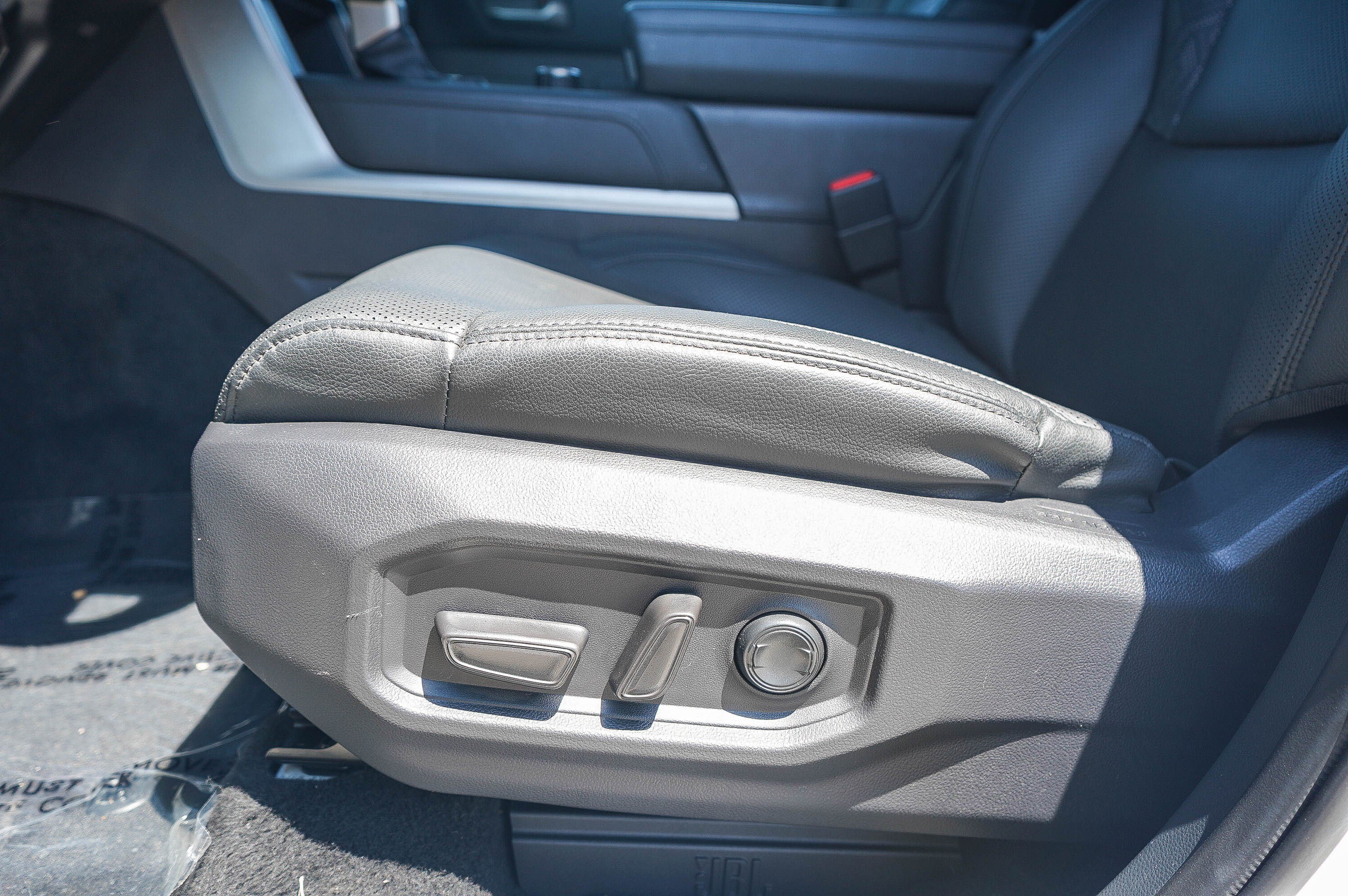 Certified 2025 Toyota Tundra Limited AWD/4WD image 21