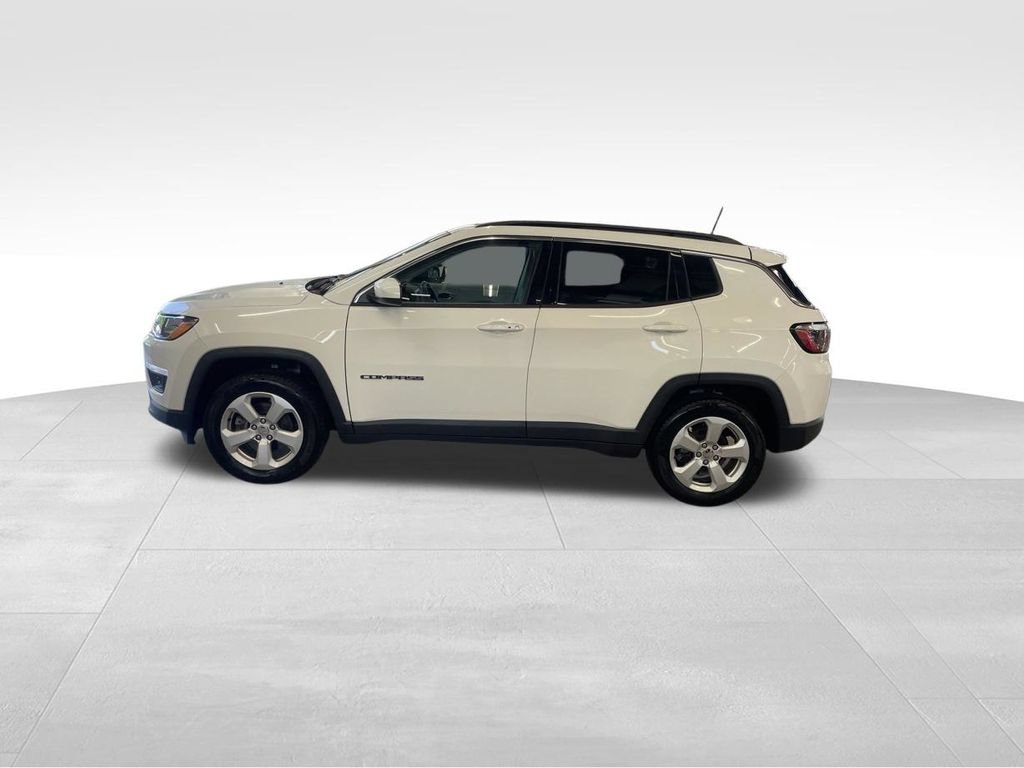 Used 2020 Jeep Compass Latitude w/ Cold Weather Group AWD/4WD image 2