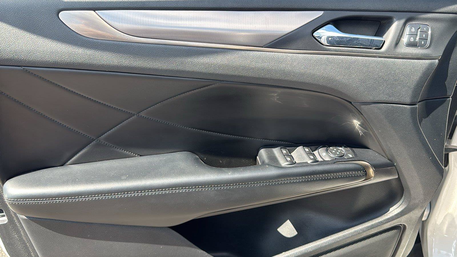 Used 2018 Lincoln MKC Premiere FWD image 8