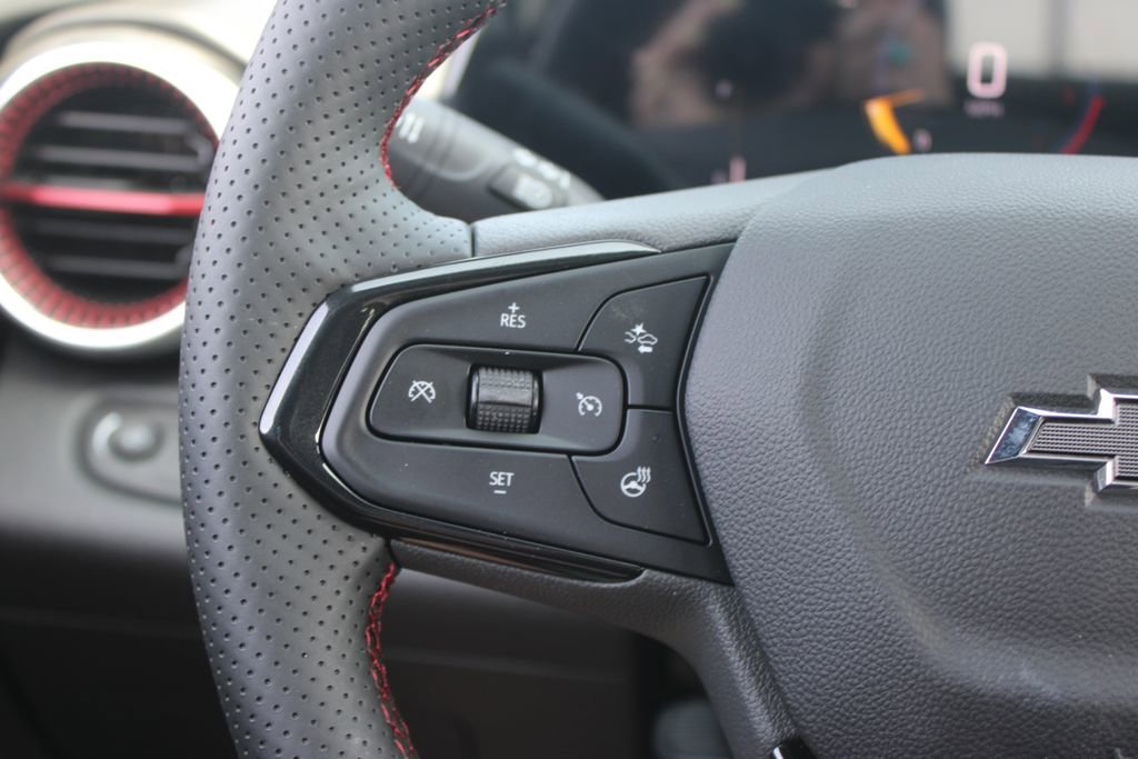 New 2026 Chevrolet Trax RS w/ Sunroof Package image 32