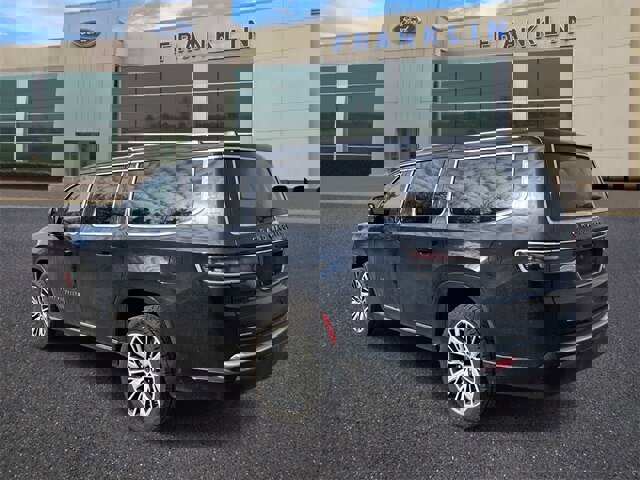 Used 2023 Jeep Grand Wagoneer L Series III image 5