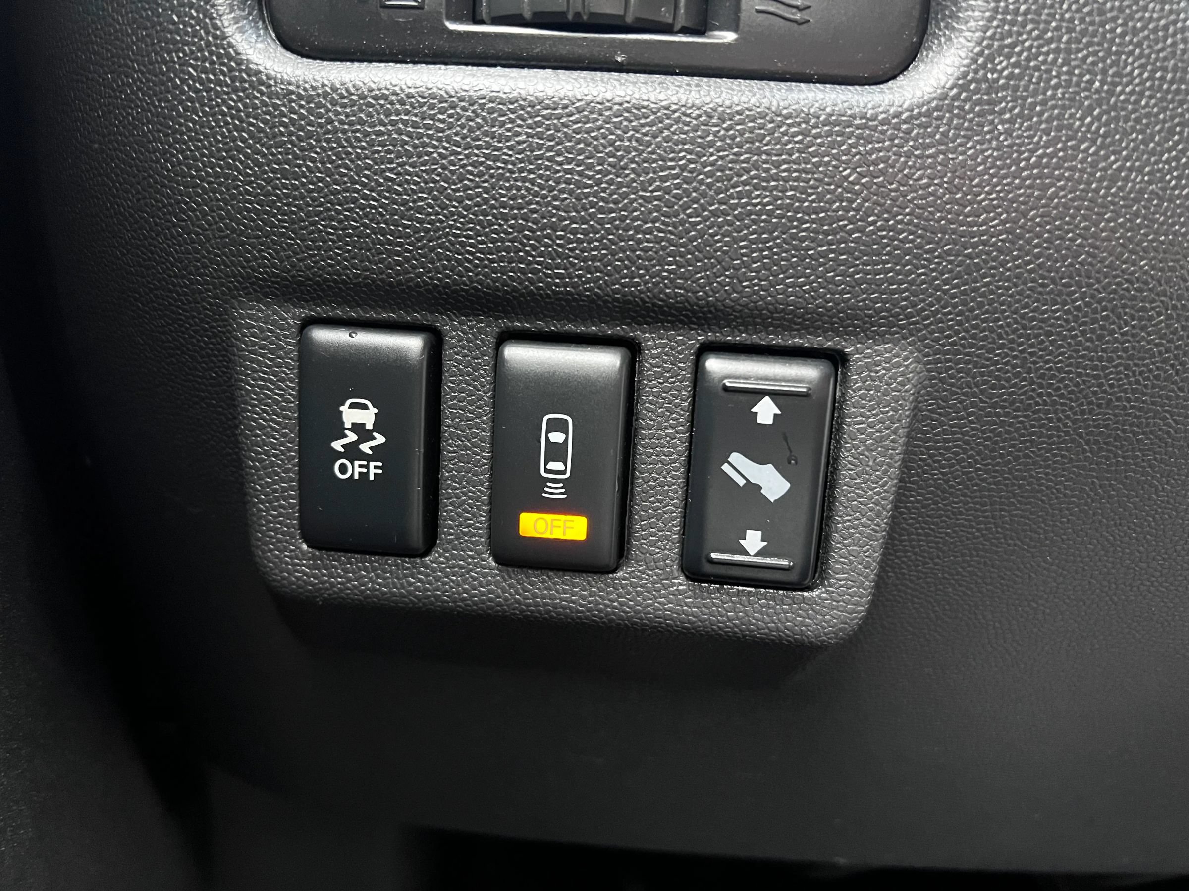 Used 2015 Nissan Titan PRO-4X w/ Pro-4x Luxury Package AWD/4WD image 14
