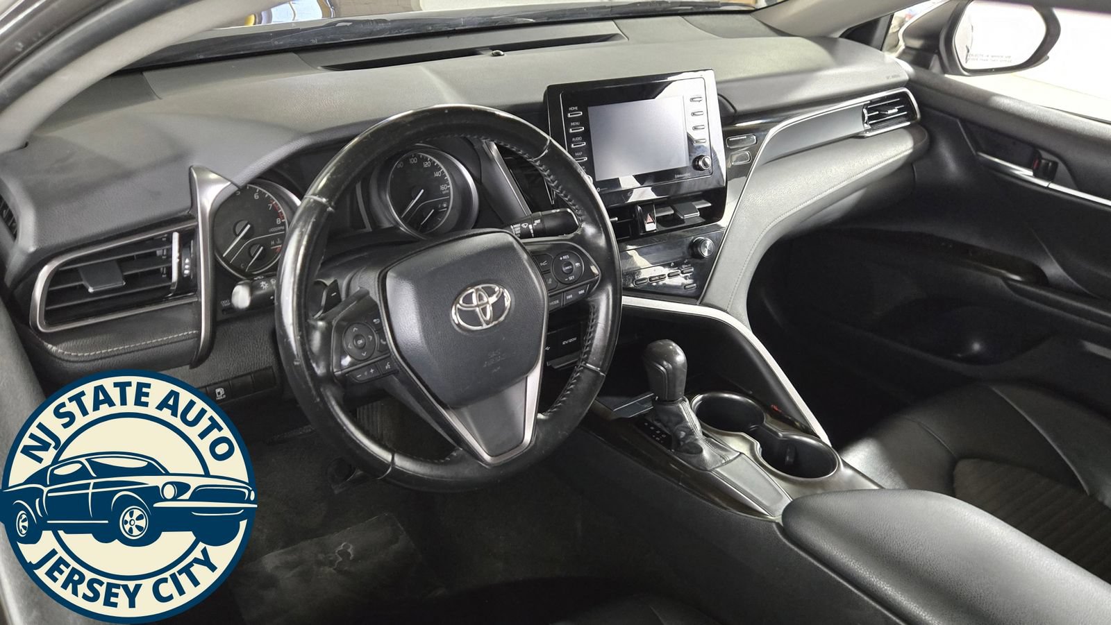 Used 2021 Toyota Camry SE FWD image 10