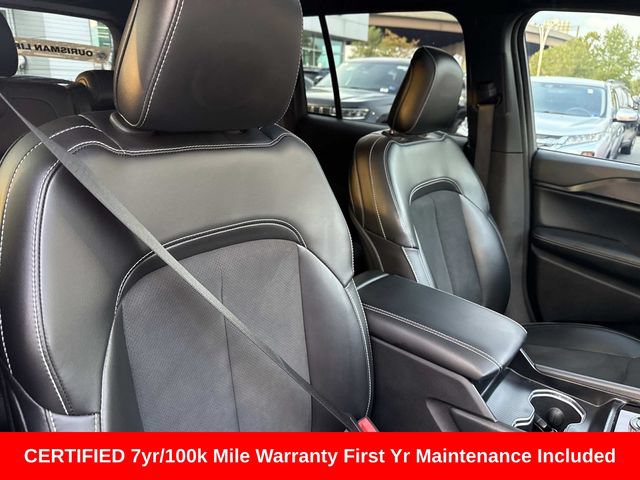 Used 2025 Jeep Grand Cherokee Altitude AWD/4WD image 11