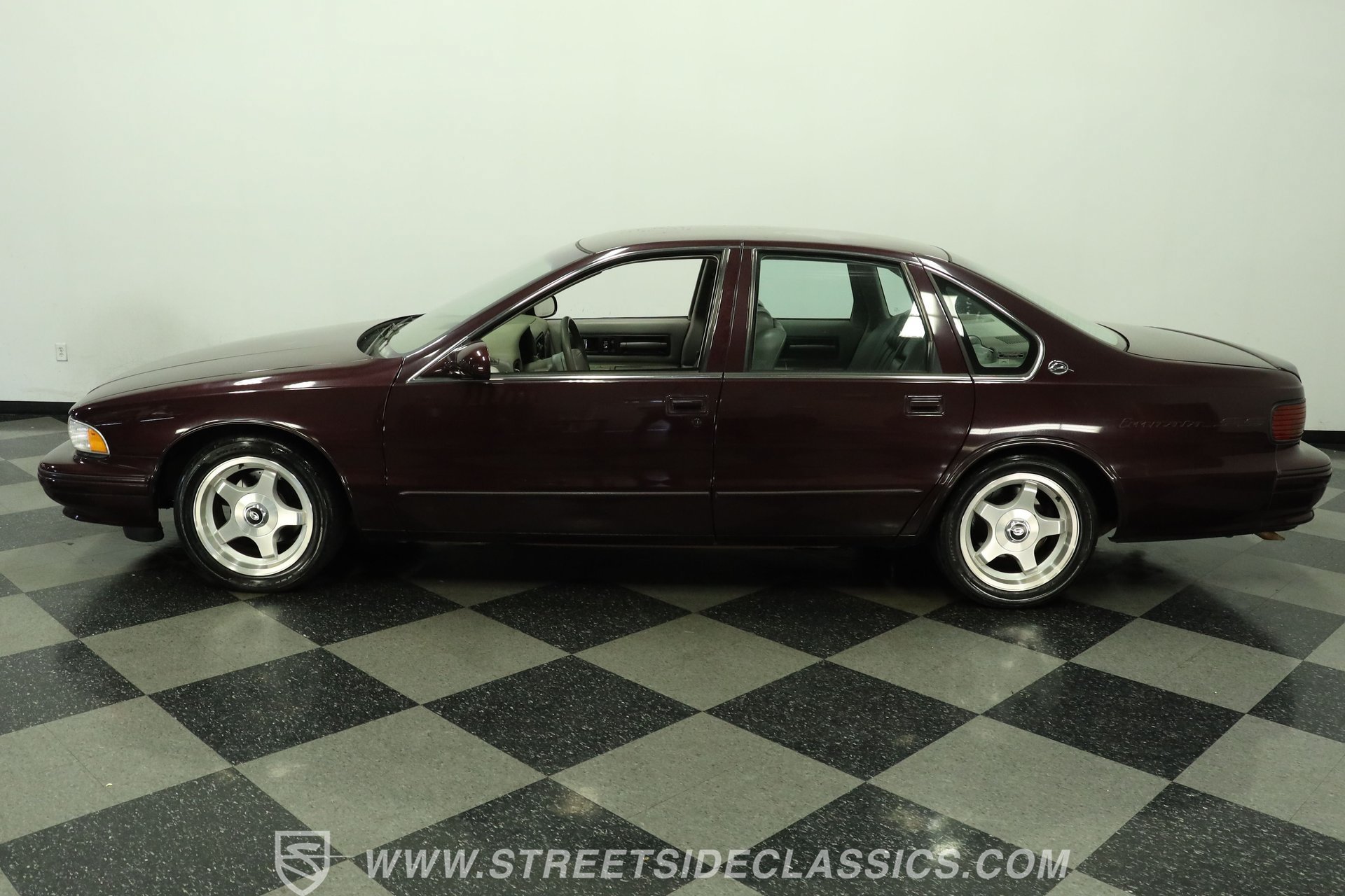 Used 1996 Chevrolet Impala SS RWD image 2